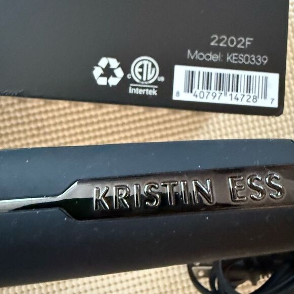 NWT Kristin Ess NanoBlack Curling Iron (1.25”) in its gorgeous box - Picture 5 of 16